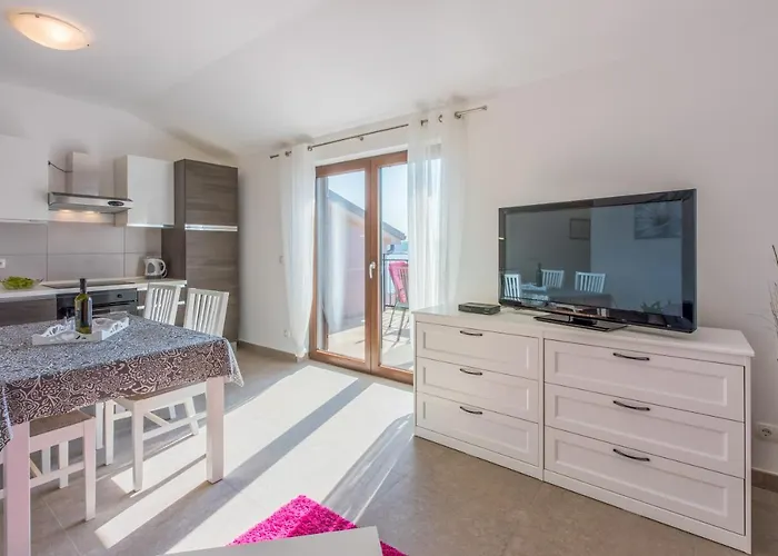 Anton 1 With Panoramic Sea View דירה